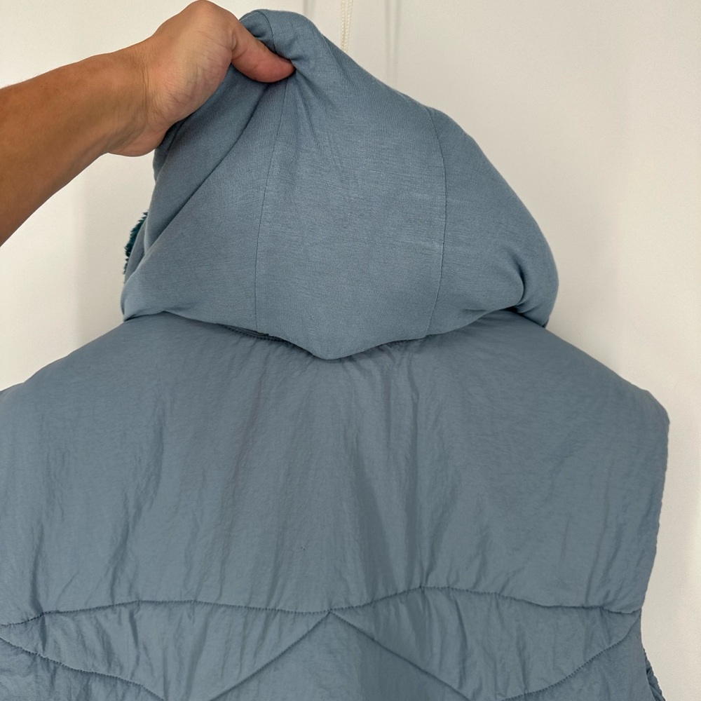 Free People Movement Adventure Awaits Vest Cosmic Sea Blue Size Medium Fleece - Picture 9 of 15